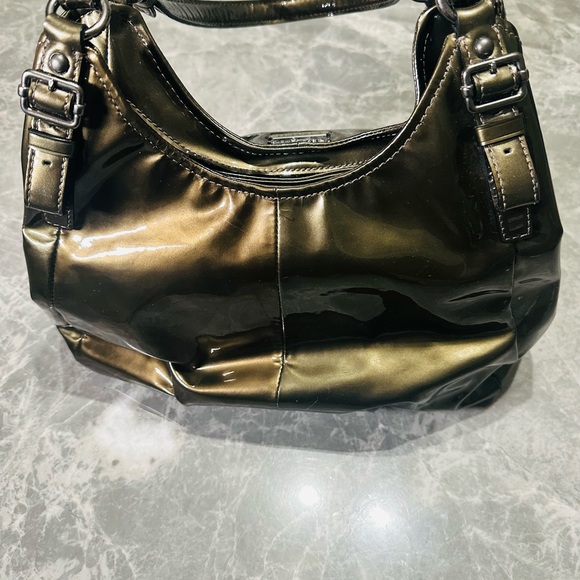 Coach Emerald Patent Leather Vintage Silk Lining Organizer Shoulder Handbag - Picture 8 of 8